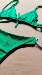 Triangle bikini in black and green
