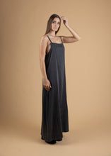 Load image into Gallery viewer, Slip dress V back
