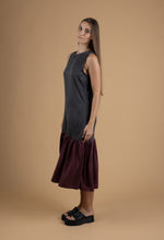 Load image into Gallery viewer, 2 tones dress with ruffled skirt
