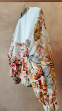 Load image into Gallery viewer, Flower Bomber jacket
