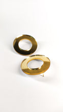 Load image into Gallery viewer, Circle in gold
