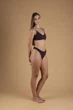 Load image into Gallery viewer, Reversible bikini in lilac and brown
