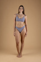 Load image into Gallery viewer, Reversible bikini in lilac and brown
