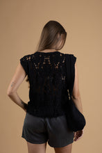 Load image into Gallery viewer, Crochet blouse flower

