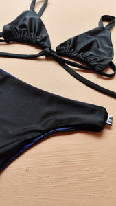 Triangle bikini in navy blue and black