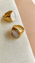 Load image into Gallery viewer, Pearl and gold ring

