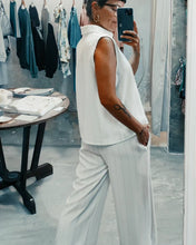 Load image into Gallery viewer, Stripped shirt
