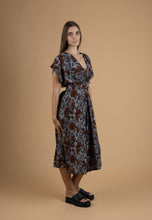 Load image into Gallery viewer, Flowy flower dress
