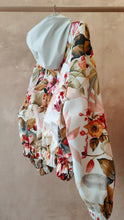 Load image into Gallery viewer, Bomber jacket with hood
