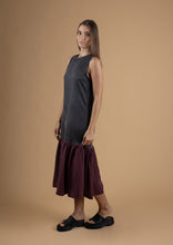 Load image into Gallery viewer, 2 tones dress with ruffled skirt
