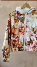Load image into Gallery viewer, Bomber jacket with hood
