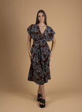 Load image into Gallery viewer, Flowy flower dress
