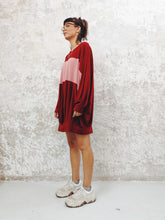 Load image into Gallery viewer, Pleated hoodie dress
