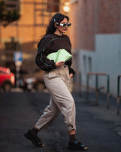 Load image into Gallery viewer, Cropped sweater
