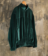 Load image into Gallery viewer, Green velvet bomber
