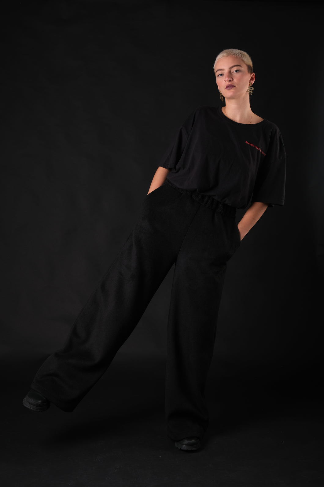 Black peach pants