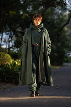 Load image into Gallery viewer, Long green coat
