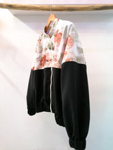 Load image into Gallery viewer, Bomber Jacket 2 colors
