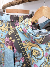 Load image into Gallery viewer, Exclusive Versalles printed hoodie
