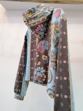 Load image into Gallery viewer, Exclusive Versalles printed hoodie
