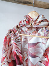 Load image into Gallery viewer, Diamond blouse
