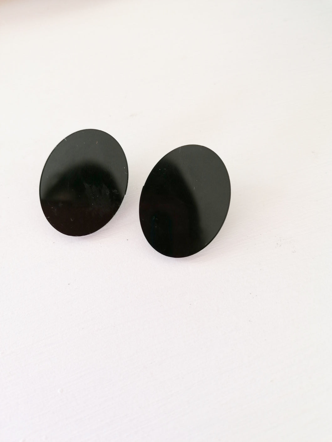 Oval acrylic earrings