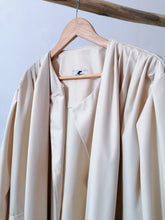 Load image into Gallery viewer, All pleated trenchcoat
