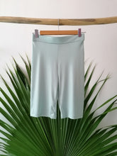 Load image into Gallery viewer, Runner shorts
