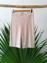 Load image into Gallery viewer, Runner shorts
