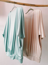 Load image into Gallery viewer, Pleated hoodie dress
