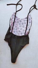 Load image into Gallery viewer, Breaststroke swimsuit blk &amp; pink
