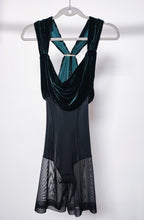 Load image into Gallery viewer, Body in a lycra and velvet
