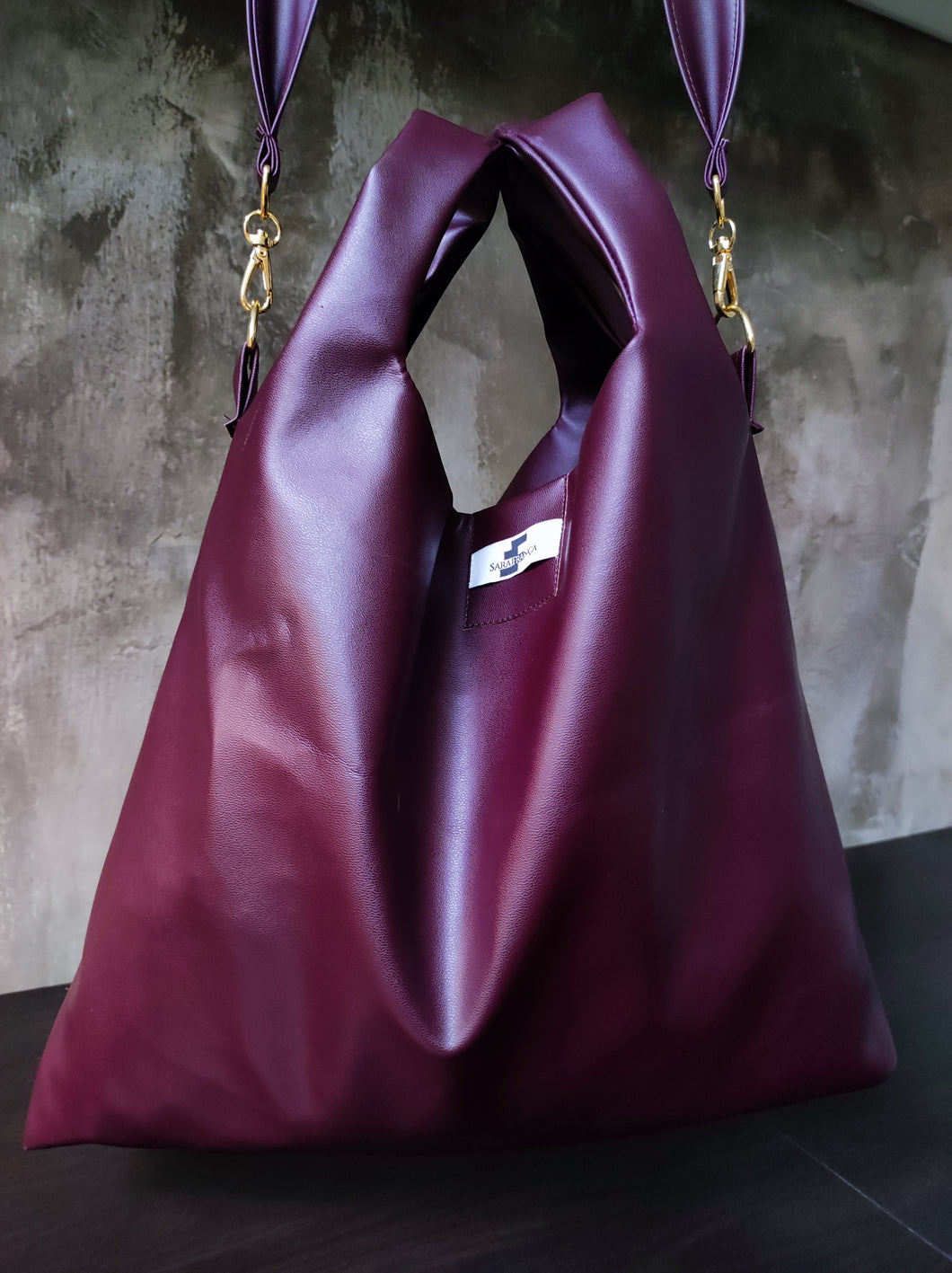Hand bag in eggplant