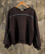 Load image into Gallery viewer, Cropped sweater
