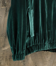Load image into Gallery viewer, Green velvet bomber
