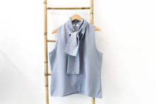 Load image into Gallery viewer, Laced blouse
